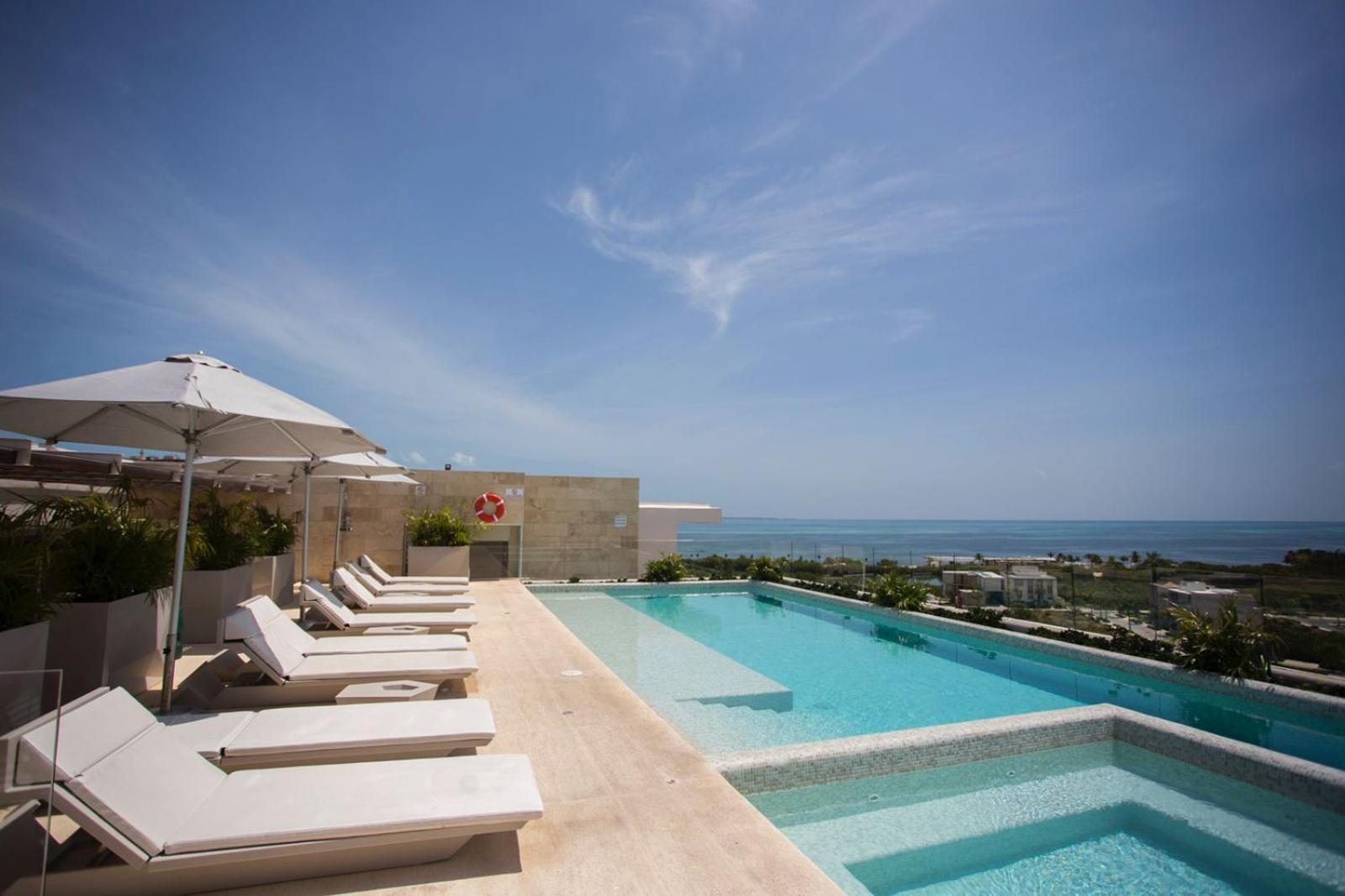 Apartment Oceanview 3 Bedroom Condo, Rooftop Pool&jacuzzi, Beach! *